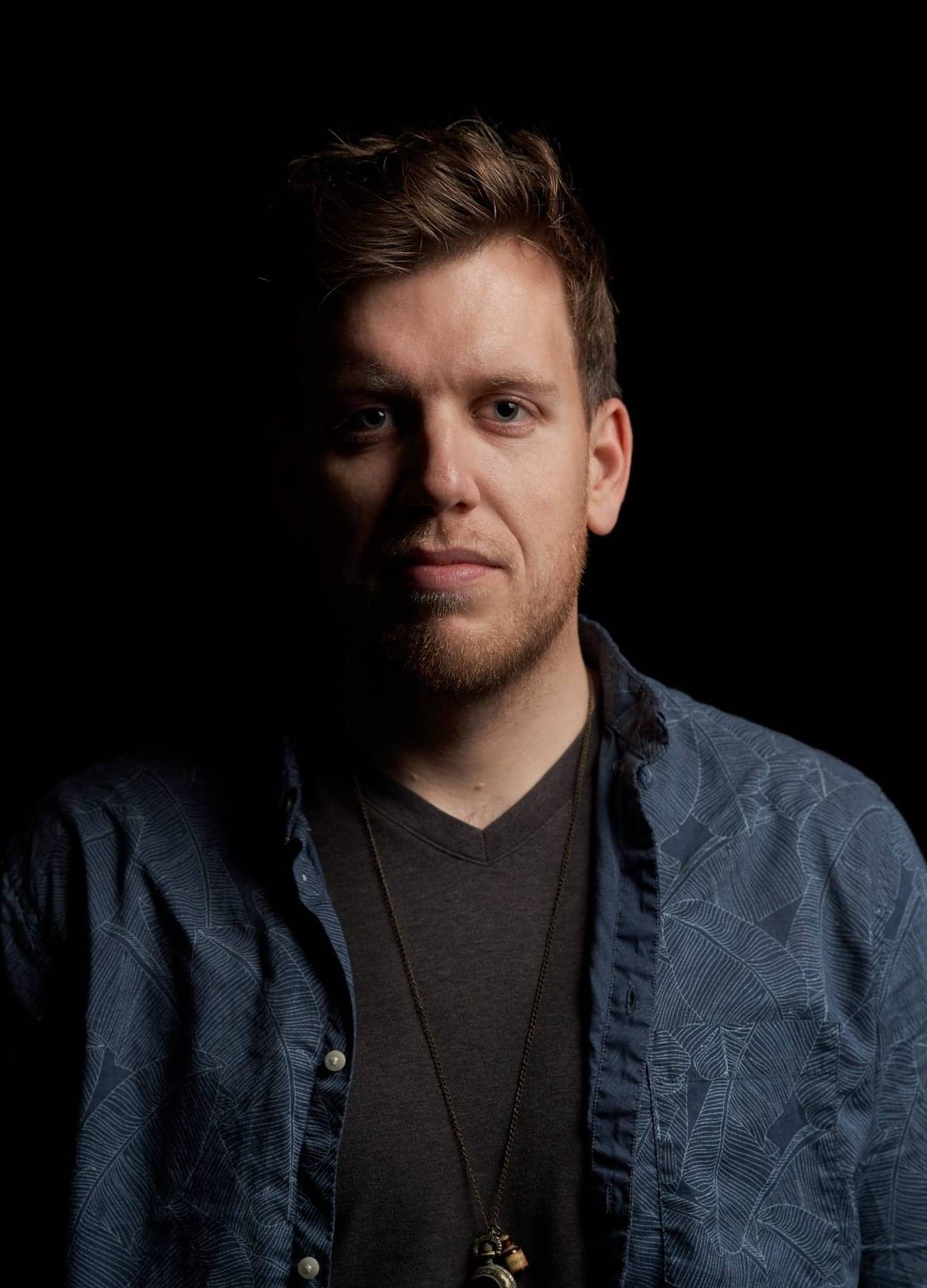 Drop Frame, studio portrait in low light